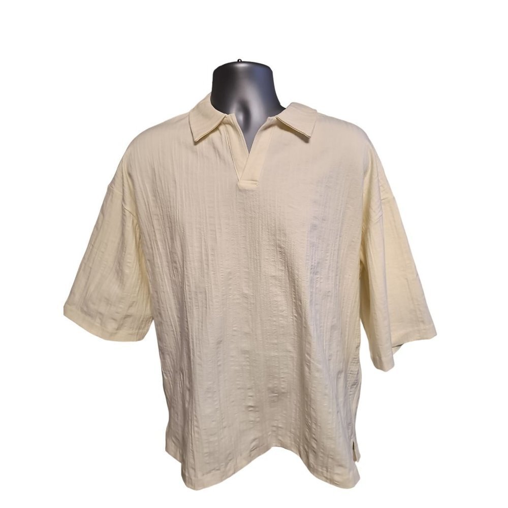 ZARA Wide fit TEXTURED POLO polo. Side vents at hem.  Men's Size‎ Large